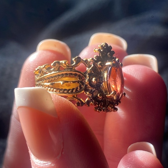 Gold Filigree Ring with Purple Marquise Stone - Picture 8 of 16
